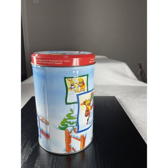 Disney Winnie the Pooh & Friends Collectors Series 2/12 Tin Winter in the Wood - Picture 4 of 10